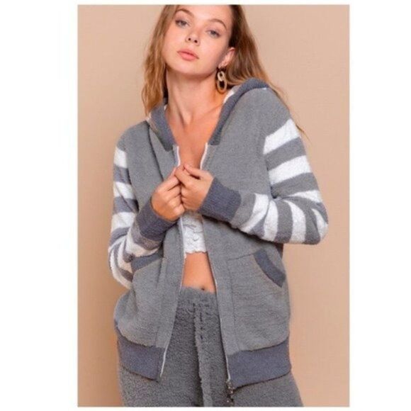 𝅺pol Fleece Hoodie with Striped Sleeves And Hood - Picture 1 of 11